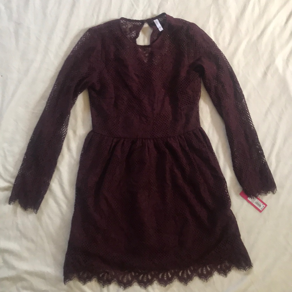 Beautiful long sleeved dress for fall/winter!